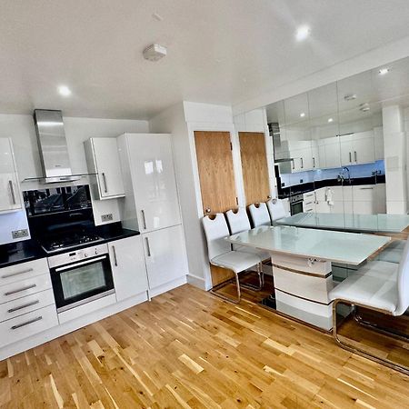 Luxury 2 Bed Entire Apartment-Near Tube & Shopping Centre Harrow Esterno foto