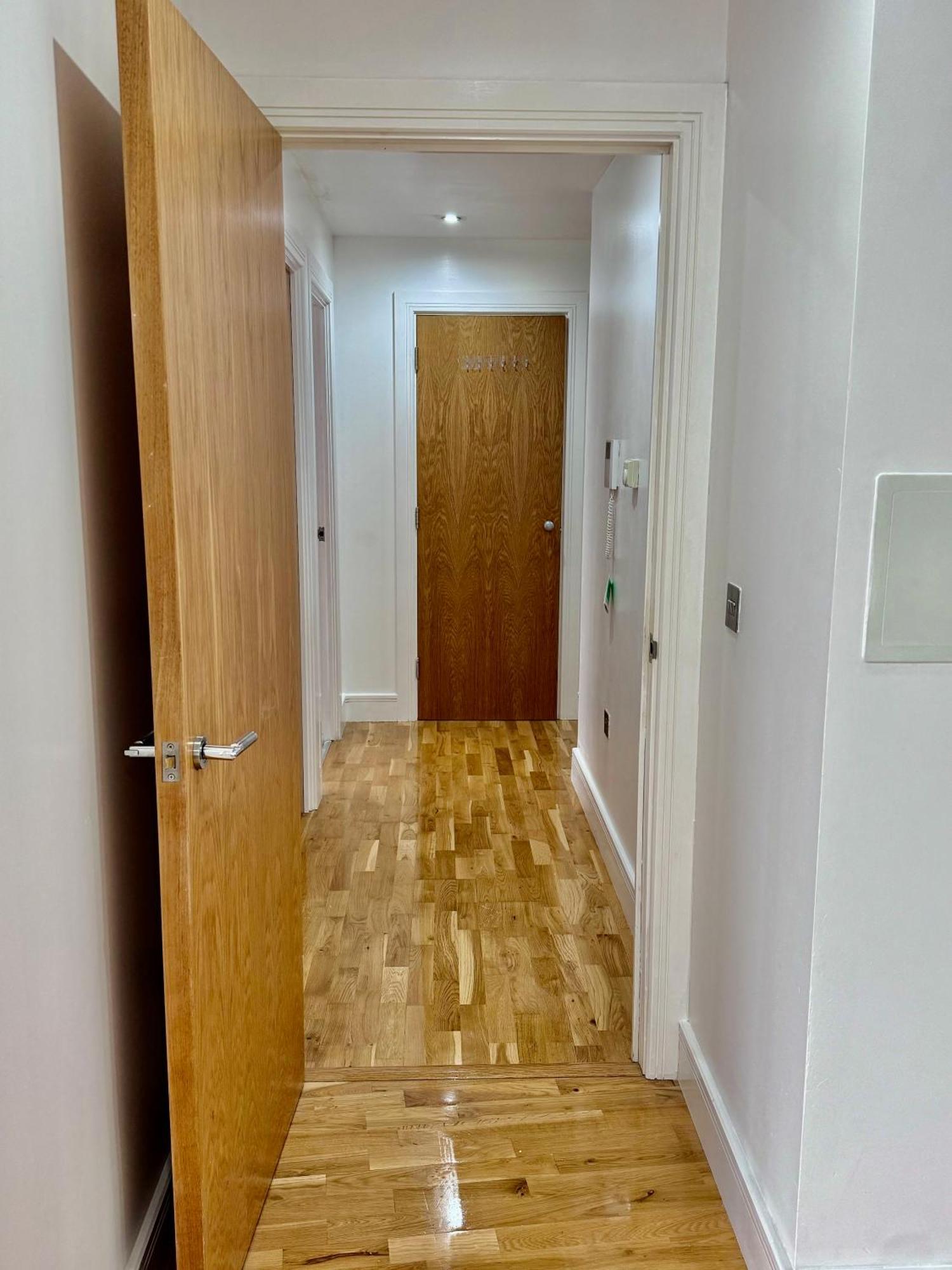 Luxury 2 Bed Entire Apartment-Near Tube & Shopping Centre Harrow Esterno foto